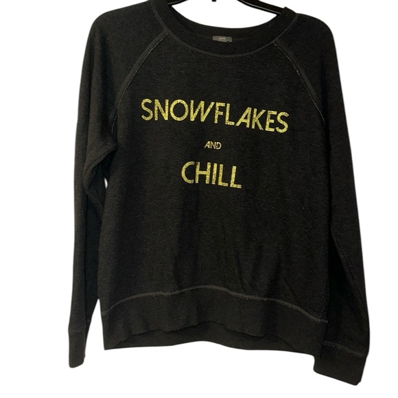 aerie Sweaters - AERIE "SNOWFLAKES & CHILL" SWEATER MEDIUM